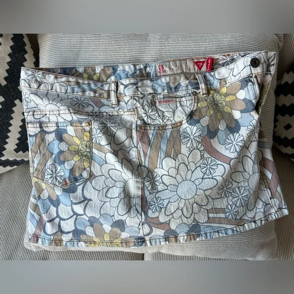 Vintage❤️Guess Jeans Denim Mini Skirt Y2K🥰 - Picture 3 of 6